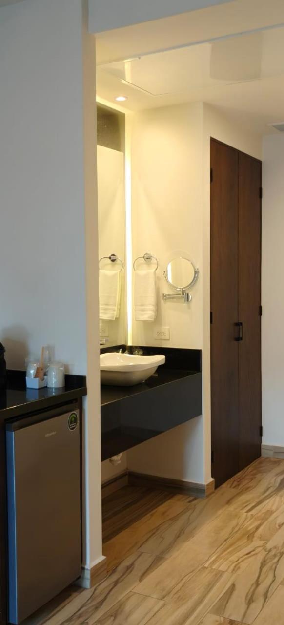 Hotel Gran Avenida, נאבוחואה מראה חיצוני תמונה